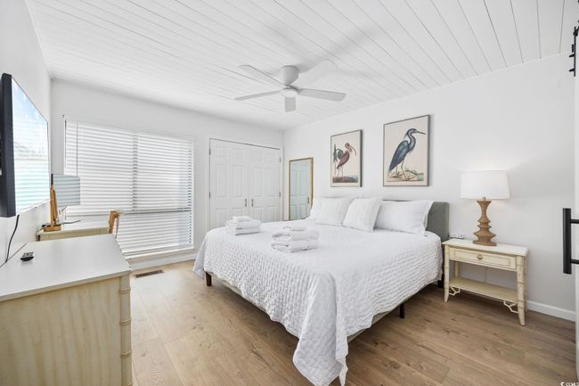 Bedroom on Main level | Image 19