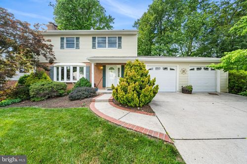 8522 Fairburn Dr, SPRINGFIELD, VA, 22152-3224 | Card Image