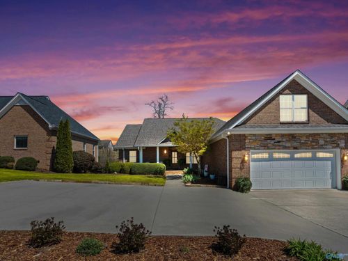 193 Oakcrest Dr, Guntersville, AL, 35976-8480 | Card Image