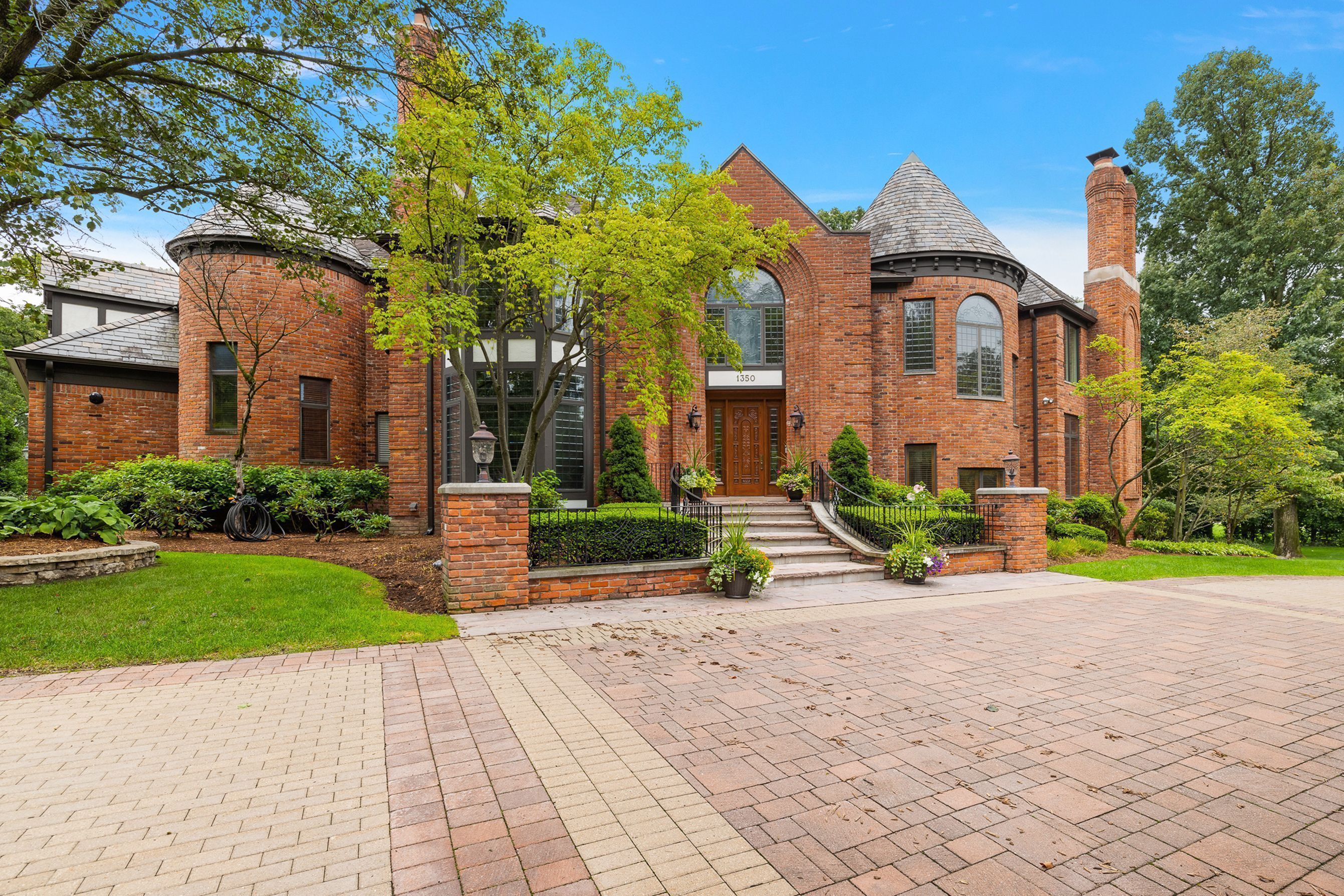 Orchard Ridge Rd, Bloomfield Hills, MI 48304