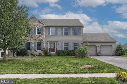 36 Manor Cir, PALMYRA, PA, 17078-3834 | Card Image
