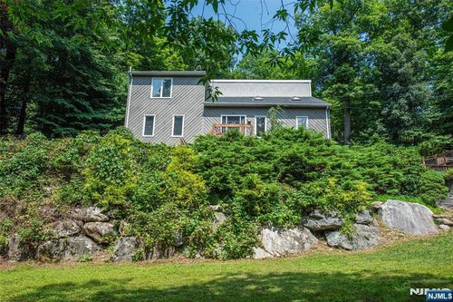 57 Magee Rd, Ringwood, NJ, 07456-1106 | Card Image
