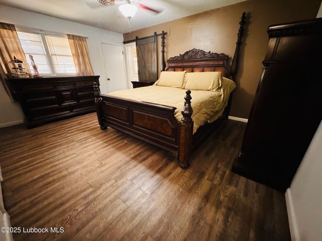 Spacious master bedroom! | Image 16