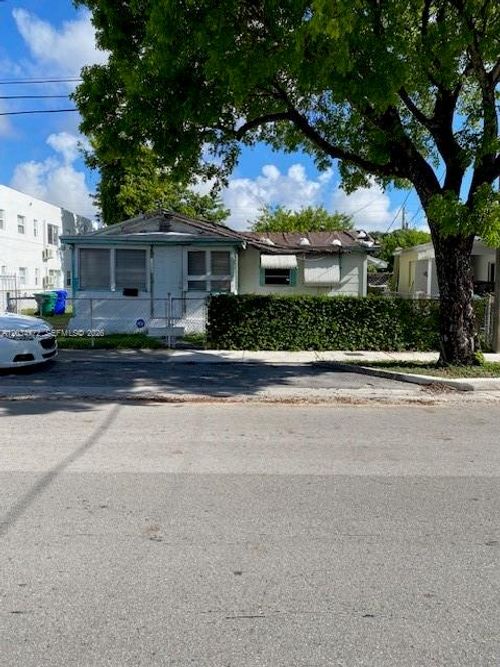 1239 Nw 60th St, Miami, FL, 33142-8206 | Card Image