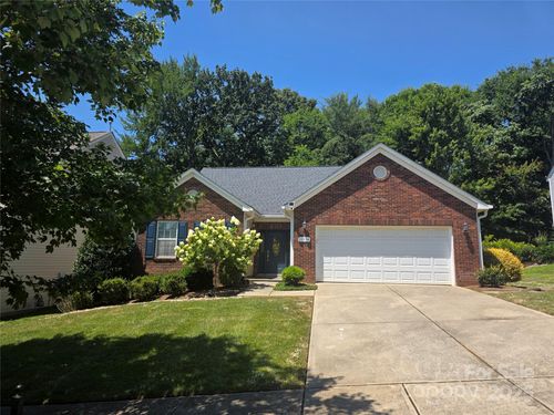 11334 Breezehill Ln, Charlotte, NC, 28262-1429 | Card Image