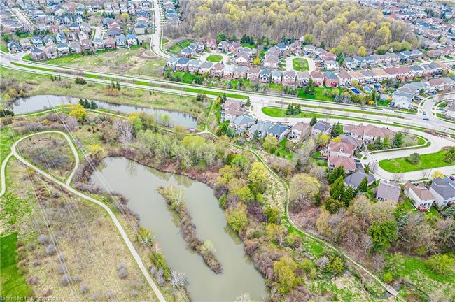 608 Brandenburg Blvd, Townhouse with 3 bedrooms, 2 bathrooms and 2 parking in Waterloo ON | Image 6