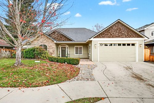 13 Portabello Way, Eagle Point, OR, 97524-8018 | Card Image