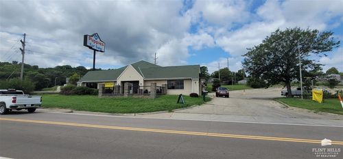 416 Goldenbelt Blvd, Junction City, KS, 66441-3901 | Card Image