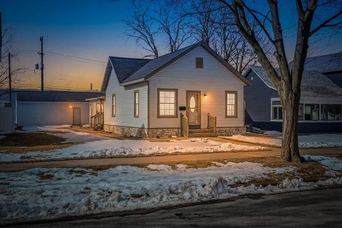 1611 Avon Street, La Crosse, WI, 54603 | Card Image