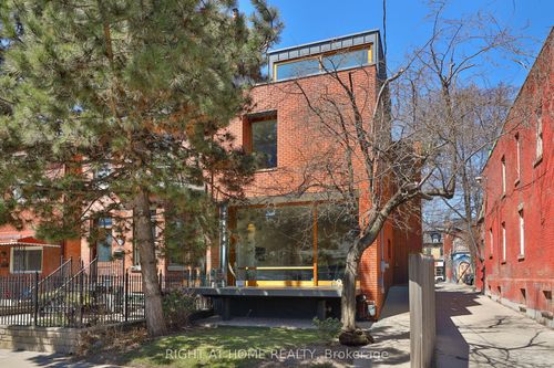 694 Richmond St W, Toronto, ON, M6J1C5 | Card Image