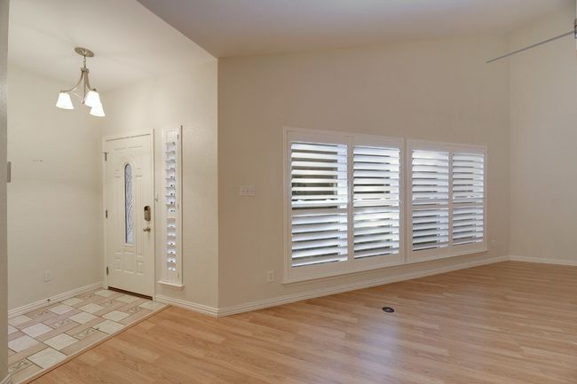 Plantation shutters. | Image 7