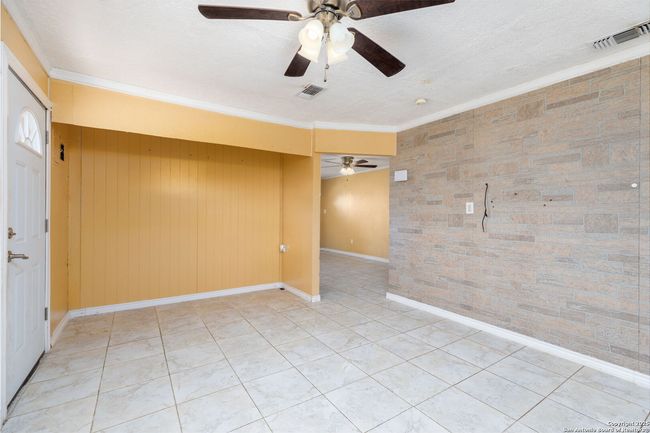 13934 N Interstate 35, House other with 3 bedrooms, 1 bathrooms and null parking in Moore TX | Image 10