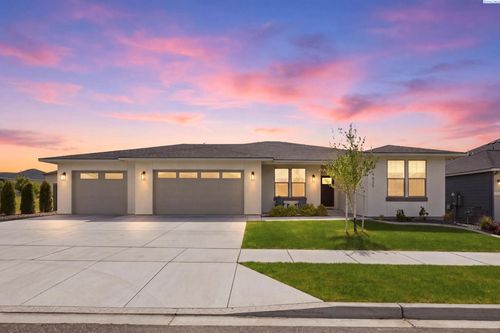 4625 White Dr, Richland, WA, 99352-8573 | Card Image