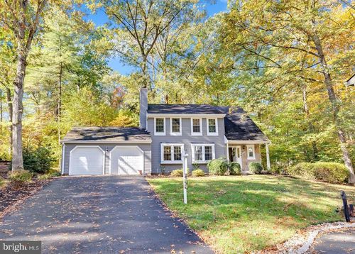 5947 New England Woods Dr, BURKE, VA, 22015-2911 | Card Image