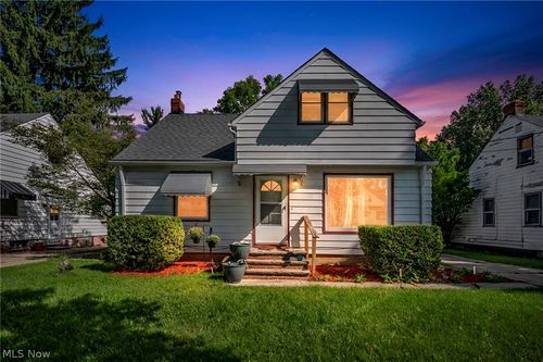 15805 Grant Ave, Maple Heights, OH, 44137-2803 | Card Image