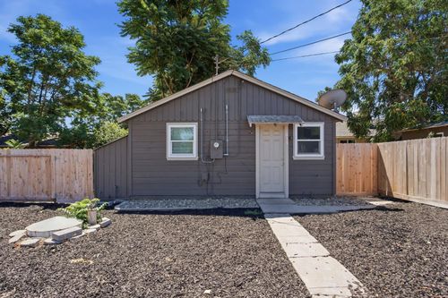 917 9th St, Turlock, CA, 95380-5924 | Card Image