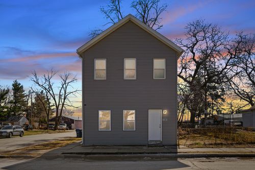 1101 W 6th St, Davenport, IA, 52802-3419 | Card Image