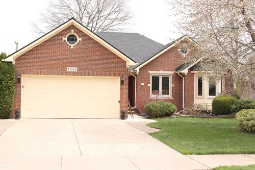 51392 Nicolette Dr, Chesterfield, MI, 48047-4525 | Card Image