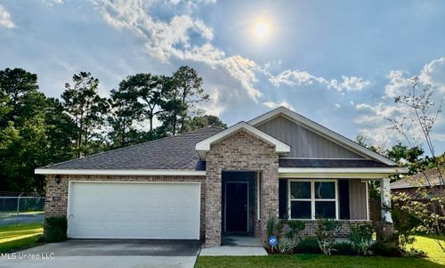 3609 N 7th St, Ocean Springs, MS, 39564-7554 | Card Image