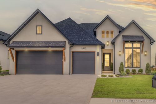 11915 S Vandalia Ave E, Tulsa, OK, 74137-8439 | Card Image