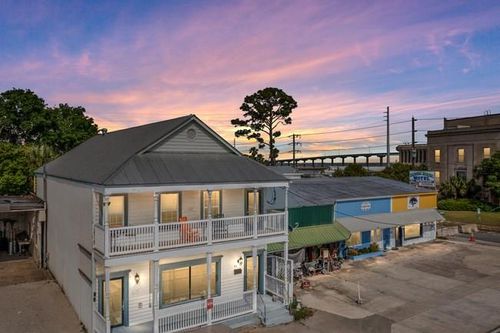 51 Market St, Apalachicola, FL, 32320-1886 | Card Image