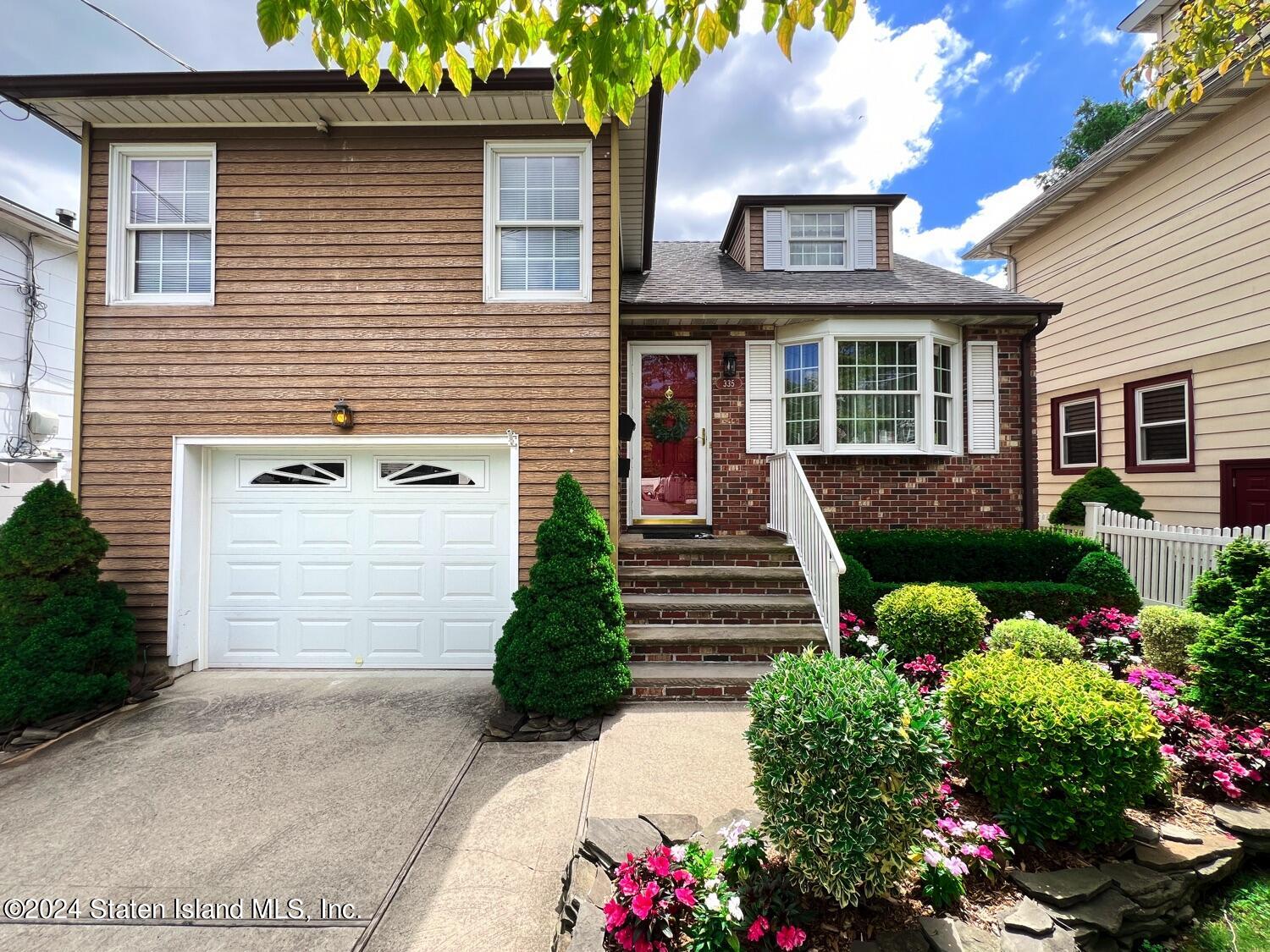 Stewart Ave, Staten Island, NY 10314