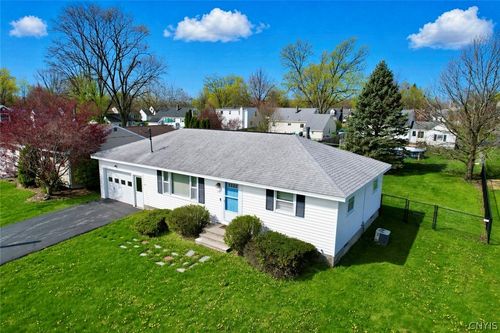 307 Pleasant Dr, East Syracuse, NY, 13057-2647 | Card Image