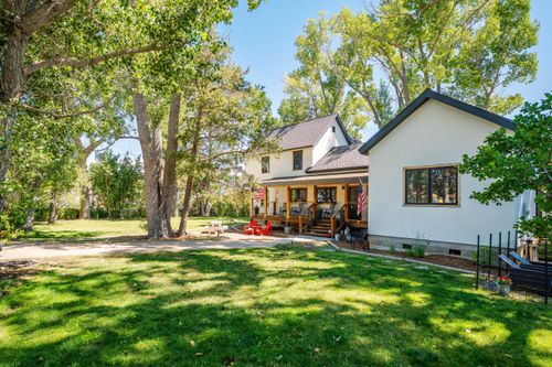 200 E Main Street, Sierraville, CA, 96126 | Card Image