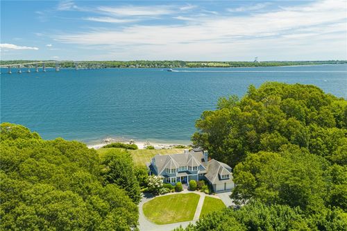 81 Quarry Rd, Saunderstown, RI, 02874-3242 | Card Image