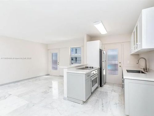 apt-2d-1545 Euclid Ave, Miami Beach, FL, 33139-3565 | Card Image