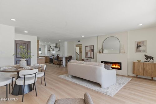 7637 E Thornwood Dr, Scottsdale, AZ, 85251-1520 | Card Image