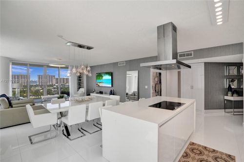 5-908-330 Sunny Isles Blvd, Sunny Isles Beach, FL, 33160-5626 | Card Image