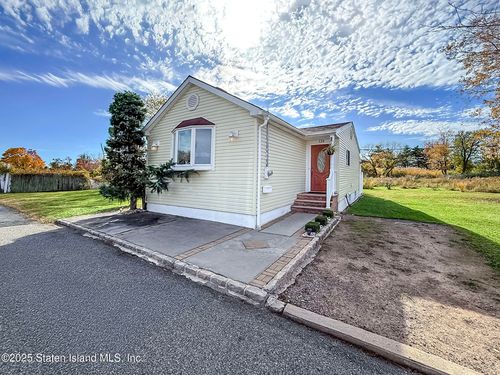 138 Foxbeach Ave, Staten Island, NY, 10306-5544 | Card Image