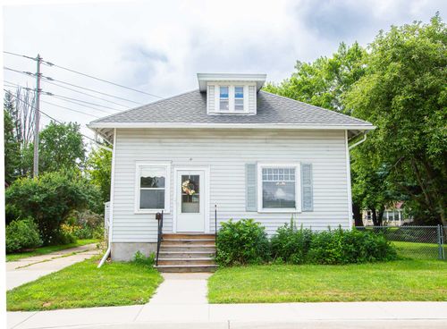 1110 S 3rd St, Watertown, WI, 53094-6536 | Card Image