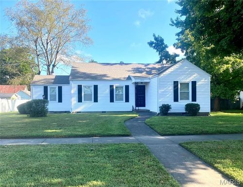 804 E Cypress St, Charleston, MO, 63834-1214 | Card Image