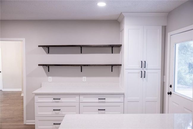 522 Stell Rd, House other with 3 bedrooms, 2 bathrooms and 4 parking in woodstock GA | Image 8