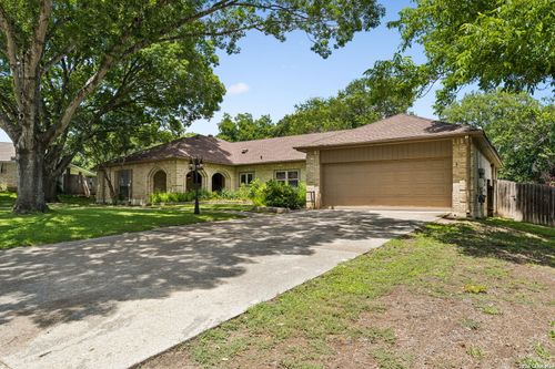 8706 Golden Vw, Windcrest, TX, 78239-2704 | Card Image