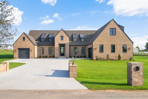 207 W 172nd Street S, Mounds, OK, 74047 | Card Image