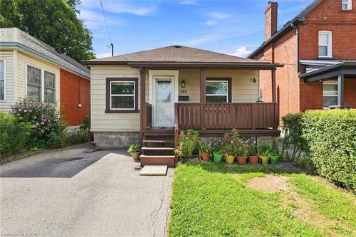 127 Park Row N, Hamilton, ON, L8H4E7 | Card Image