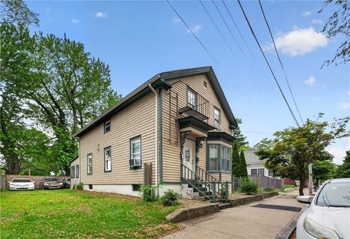 8 Arlington Ave, Cranston, RI, 02920-7505 | Card Image