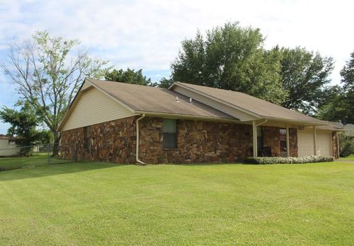 2104 Hummingbird Lane, Idabel, OK, 74745 | Card Image