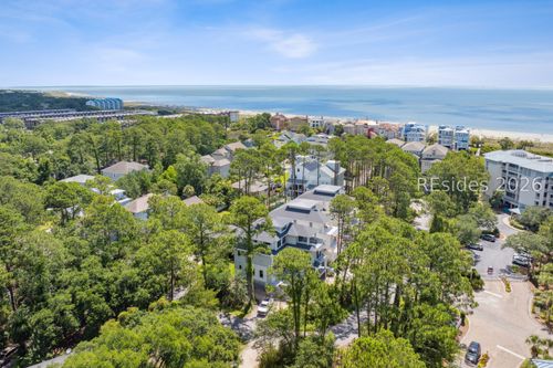 15 Bradley Cir, Hilton Head Island, SC, 29928-5301 | Card Image