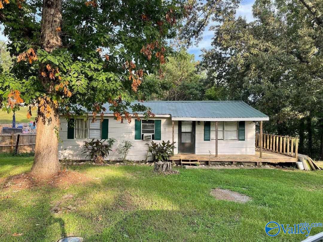 Rolling Hills Rd, Gadsden, AL 35901