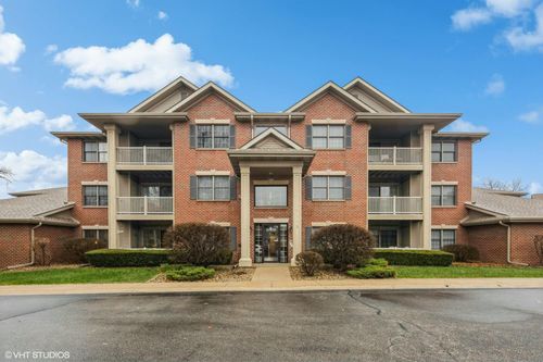 2b-10409 White Oak Ln, Munster, IN, 46321-6800 | Card Image