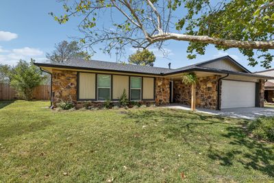 7802 N 117th East Avenue, House other with 3 bedrooms, 2 bathrooms and null parking in Owasso OK | Image 2