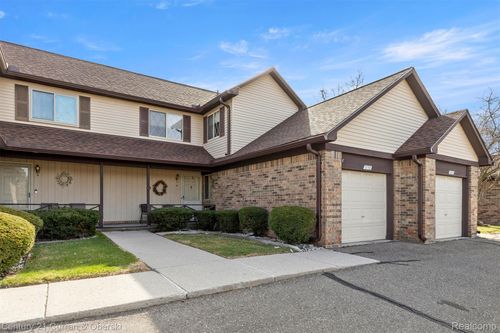 3758 Heritage Pkwy, Dearborn, MI, 48124-3178 | Card Image