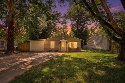 1801 Maple Ln, Lawrence, KS, 66044-4345 | Card Image