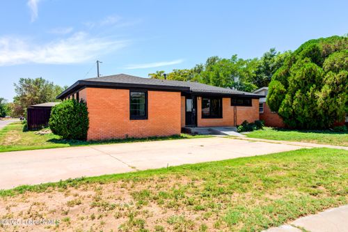 124 E Monroe St, Levelland, TX, 79336-2609 | Card Image