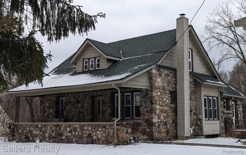 7477 Tucker Rd, Holly, MI, 48442-8737 | Card Image