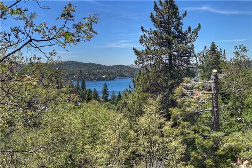 394 Emerald Dr, Lake Arrowhead, CA, 92352 | Card Image
